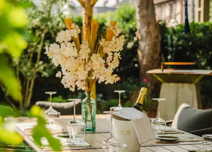 Le Castel & Spa- Restaurant La Calypso Otel