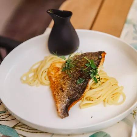 Le Castel & Spa- Restaurant La Calypso Отель 4*