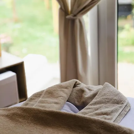 Le Castel & Spa- Restaurant La Calypso 4*