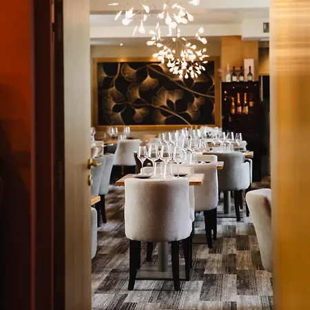 Le Castel & Spa- Restaurant La Calypso Отель Кабур