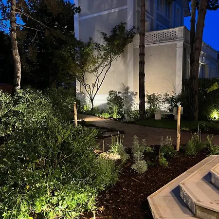 Le Castel & Spa- Restaurant La Calypso Hotel