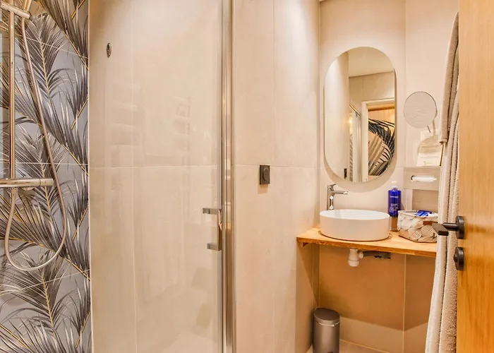 Отель Le Castel & Spa- Restaurant La Calypso Кабур