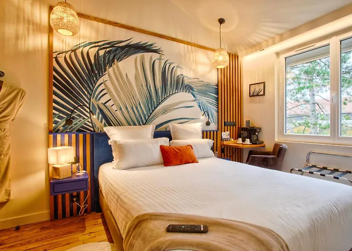 Le Castel & Spa- Restaurant La Calypso ホテル カブール