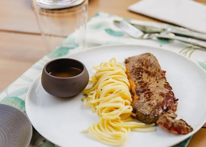 Le Castel & Spa- Restaurant La Calypso ホテル カブール