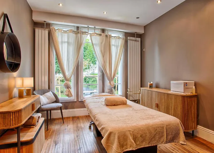 Le Castel & Spa- Restaurant La Calypso Отель