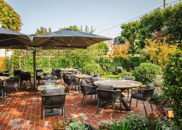 Отель Le Castel & Spa- Restaurant La Calypso 4*