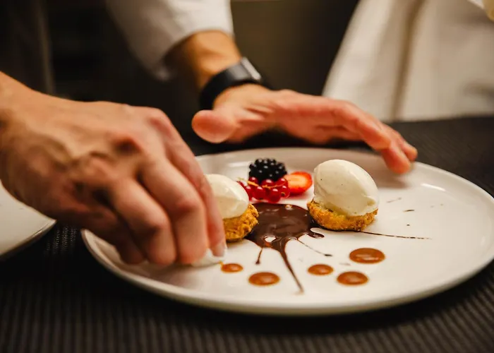 Le Castel & Spa- Restaurant La Calypso Кабур