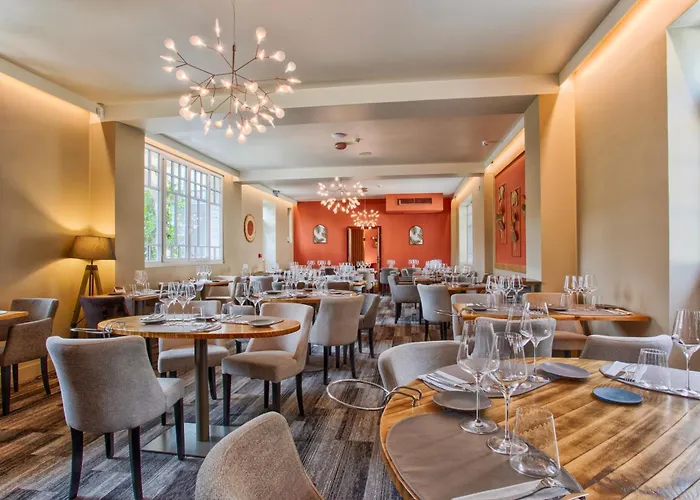 Отель Le Castel & Spa- Restaurant La Calypso 4*